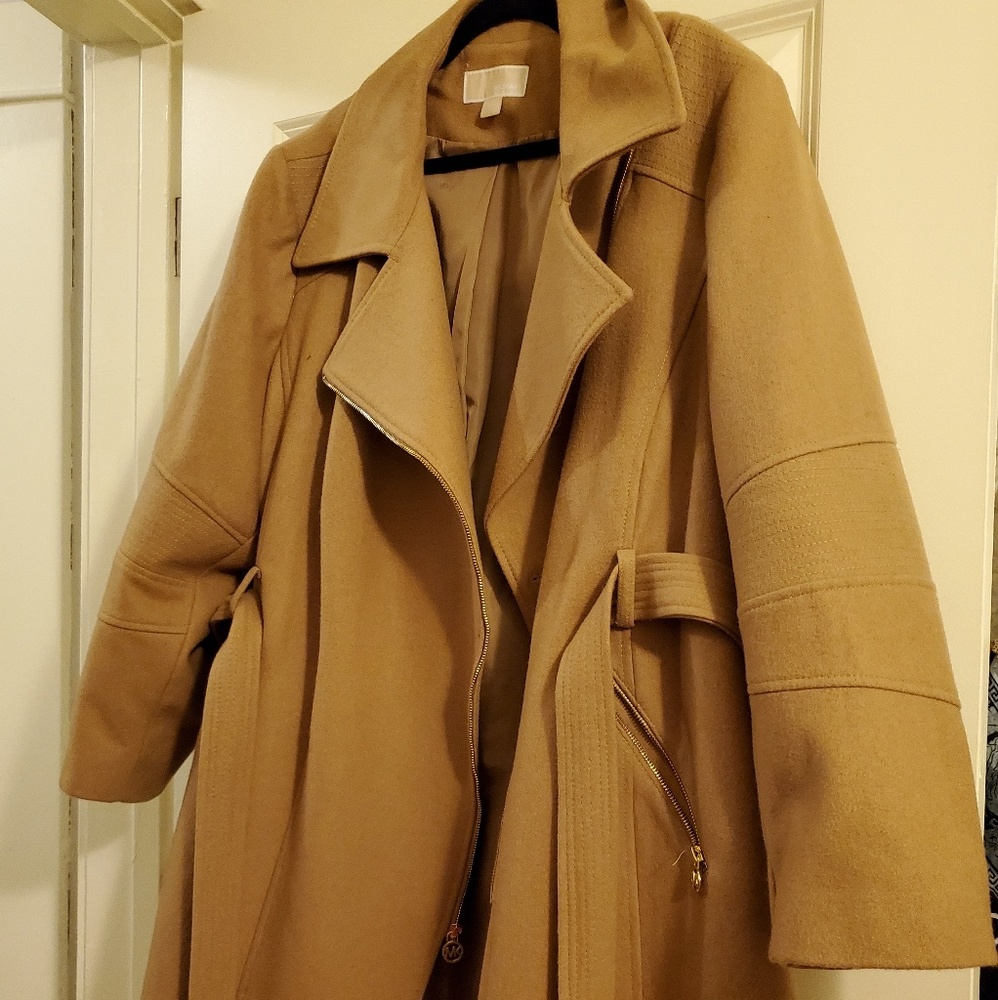 Michael Kors. Belted coat. Camel. 3x